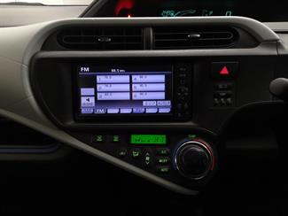 2013 Toyota Aqua - Thumbnail