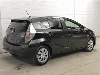 2013 Toyota Aqua - Thumbnail