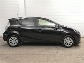 2013 Toyota Aqua - Thumbnail