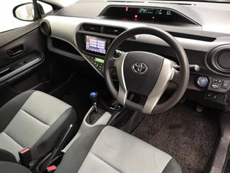 2013 Toyota Aqua - Thumbnail