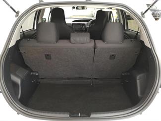 2018 Toyota Vitz - Thumbnail