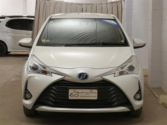 2018 Toyota Vitz - Thumbnail
