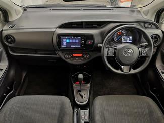 2018 Toyota Vitz - Thumbnail