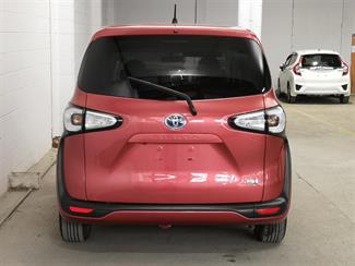 2016 Toyota Sienta - Thumbnail