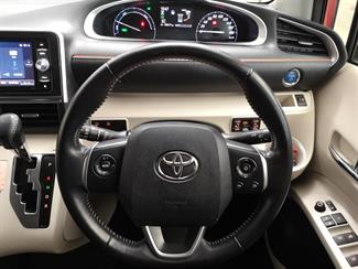 2016 Toyota Sienta - Thumbnail