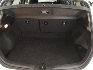 2016 Toyota Auris - Thumbnail