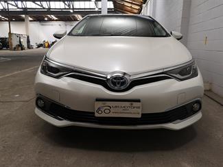 2016 Toyota Auris - Thumbnail