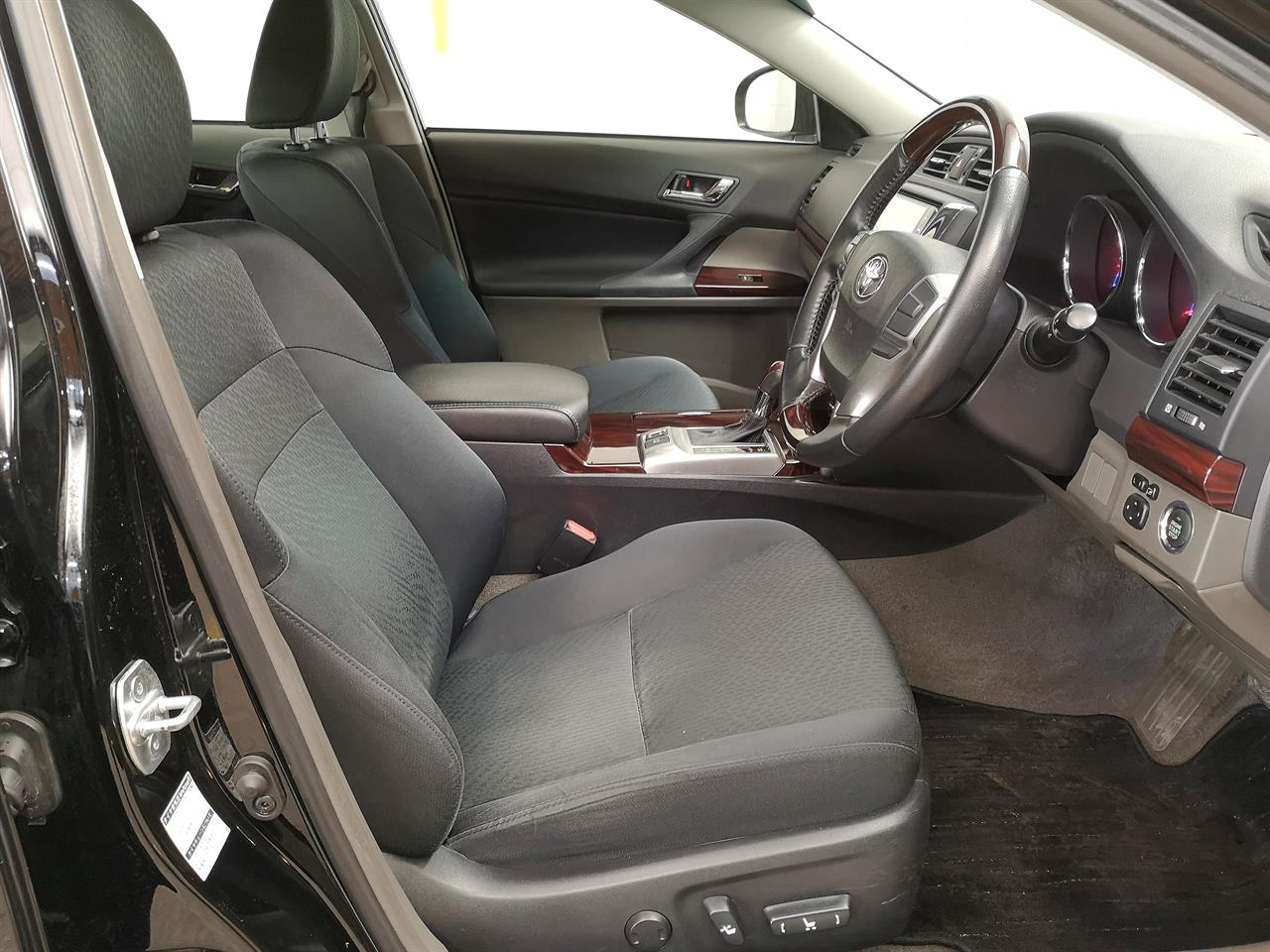2012 Toyota Mark-X
