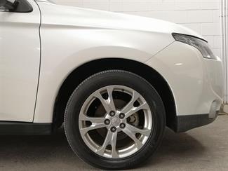 2014 Mitsubishi Outlander - Thumbnail
