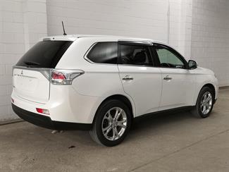 2014 Mitsubishi Outlander - Thumbnail