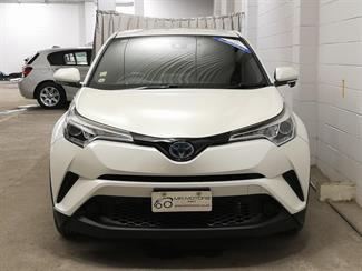 2017 Toyota C-HR - Thumbnail