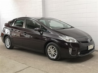 2014 Toyota Prius - Thumbnail
