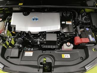 2016 Toyota Prius - Thumbnail