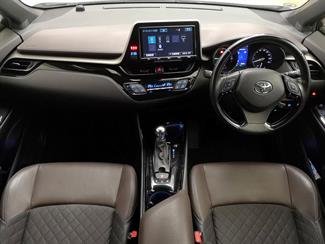 2017 Toyota C-HR - Thumbnail
