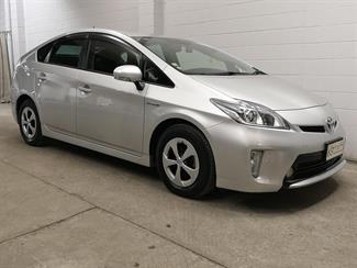 2015 Toyota Prius - Thumbnail