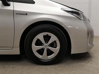 2015 Toyota Prius - Thumbnail