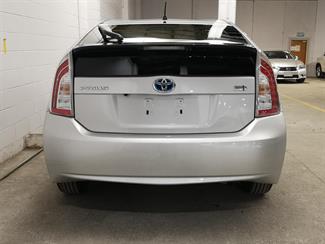 2015 Toyota Prius - Thumbnail