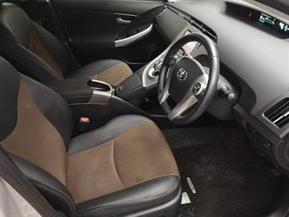 2015 Toyota Prius - Thumbnail