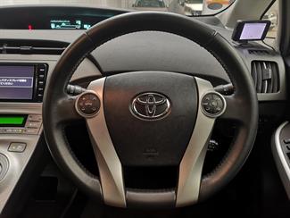 2015 Toyota Prius - Thumbnail