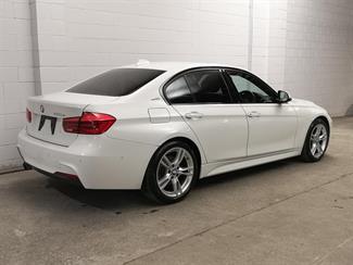 2016 BMW 330e - Thumbnail