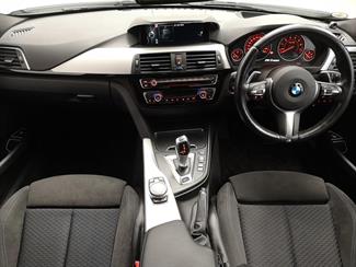2016 BMW 330e - Thumbnail