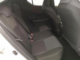 2020 Toyota C-HR - Thumbnail