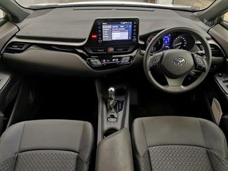 2020 Toyota C-HR - Thumbnail