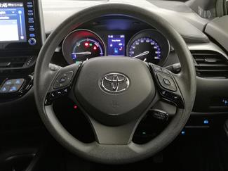 2020 Toyota C-HR - Thumbnail
