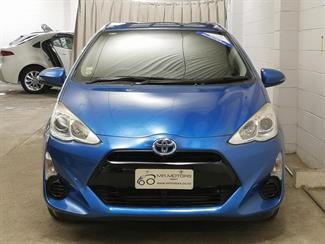 2015 Toyota Aqua - Thumbnail