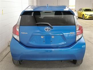 2015 Toyota Aqua - Thumbnail