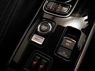 2017 Mitsubishi Outlander - Thumbnail