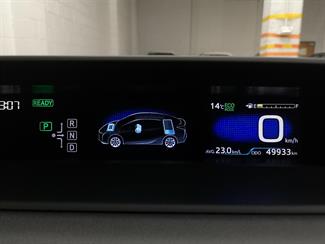 2017 Toyota Prius - Thumbnail