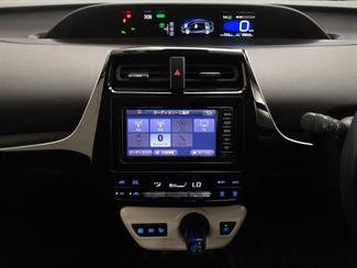 2017 Toyota Prius - Thumbnail