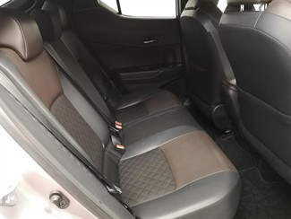 2017 Toyota C-HR - Thumbnail
