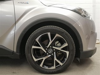 2017 Toyota C-HR - Thumbnail