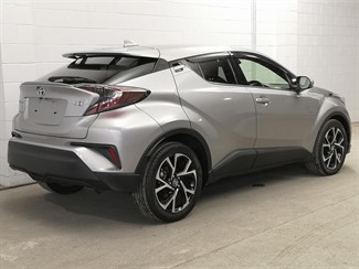2017 Toyota C-HR - Thumbnail