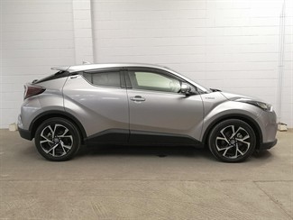 2017 Toyota C-HR - Thumbnail