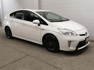 2013 Toyota Prius - Thumbnail