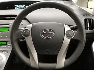 2013 Toyota Prius - Thumbnail