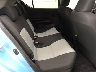 2013 Toyota Aqua - Thumbnail