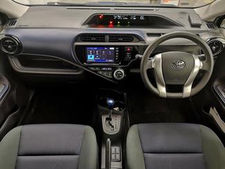 2015 Toyota Aqua - Thumbnail