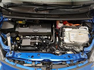 2016 Toyota Sienta - Thumbnail