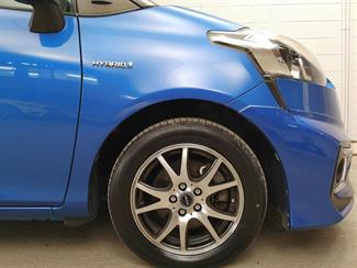 2016 Toyota Sienta - Thumbnail