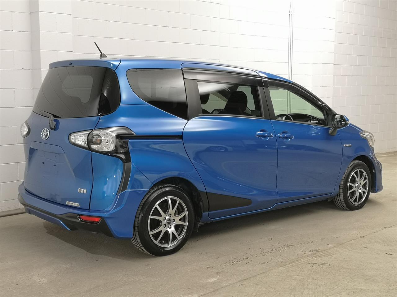 2016 Toyota Sienta