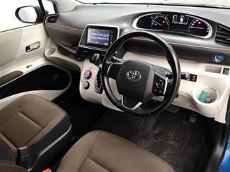 2016 Toyota Sienta - Thumbnail