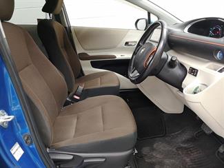 2016 Toyota Sienta - Thumbnail