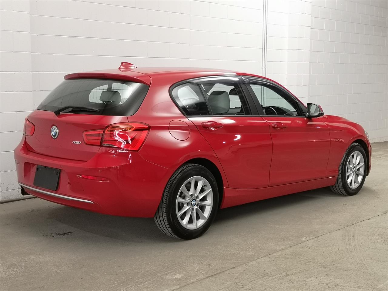 2015 BMW 118I