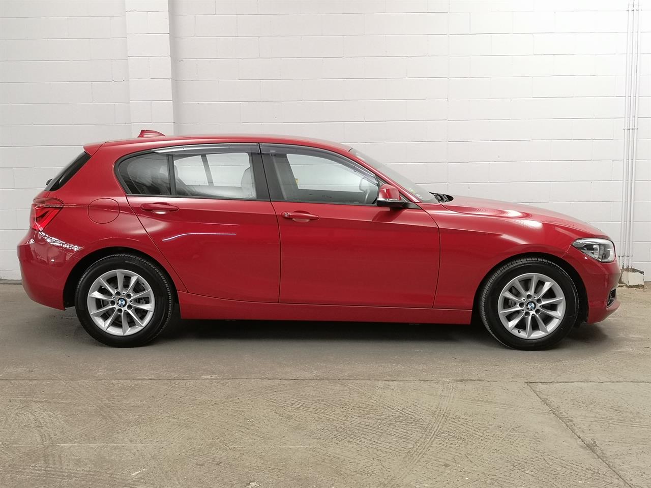 2015 BMW 118I