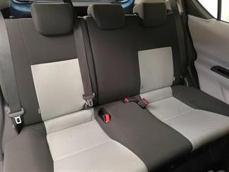 2012 Toyota Aqua - Thumbnail