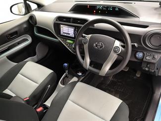 2012 Toyota Aqua - Thumbnail